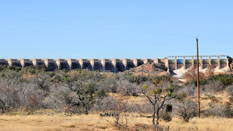 Buchanan dam texas 2014.jpg