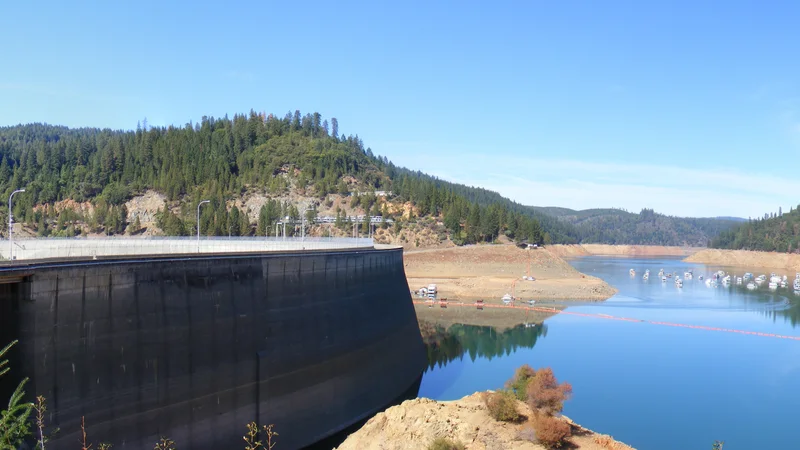 Bullards Bar Reservoir - pano.jpg