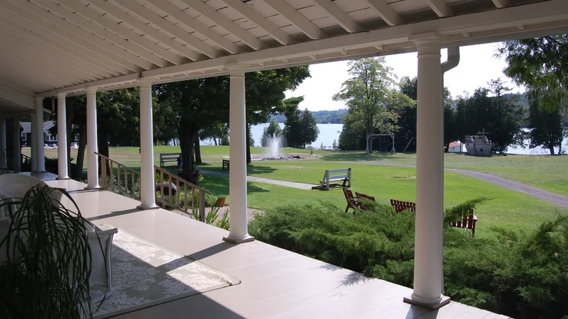 Fountain Point porch 1 2010.JPG