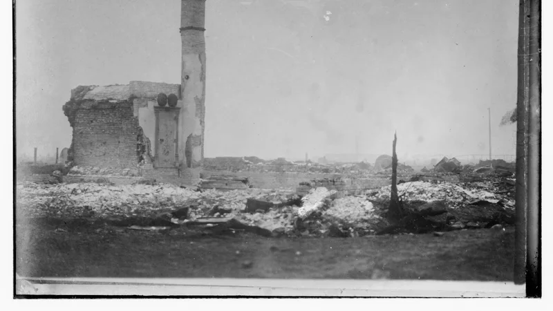 The remains of the bank, Spooner, Minn. After forest fire LCCN2014688594.jpg