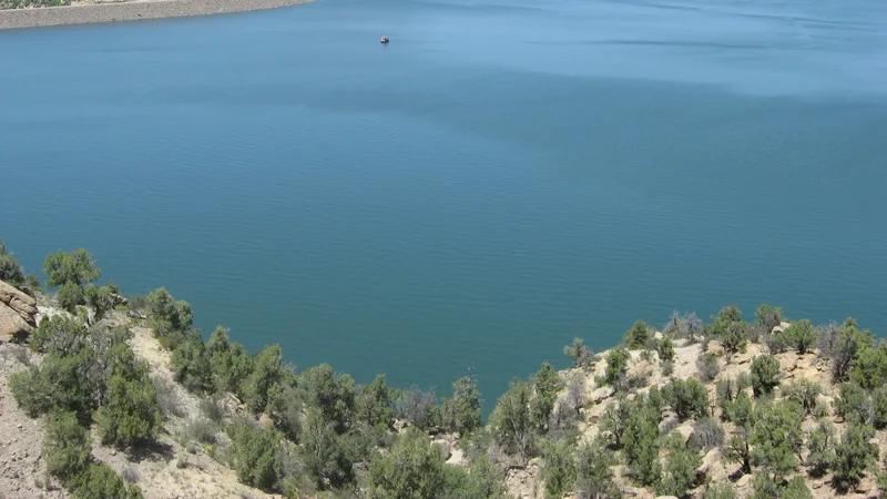 NavajoLake.JPG