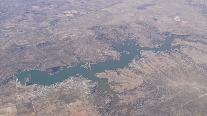 Ute Reservoir, NM April 2022.jpg