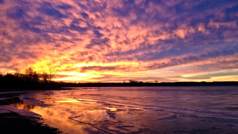 A January dawn at Shenango Lake.jpg