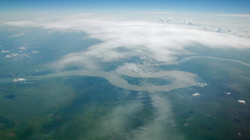 Lake Sharpe, seen from an airplane, South Dakota, 2011.jpg