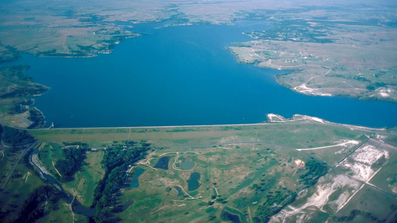 USACE Benbrook Lake and Dam.jpg