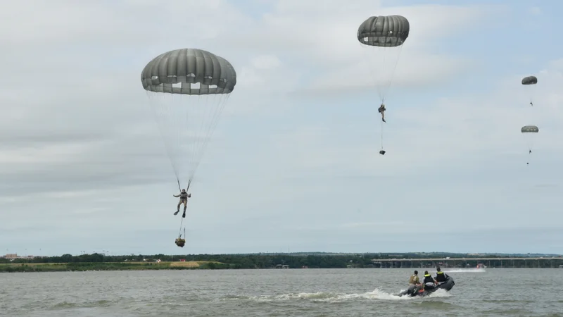 Texas National Guard (34623612770).jpg