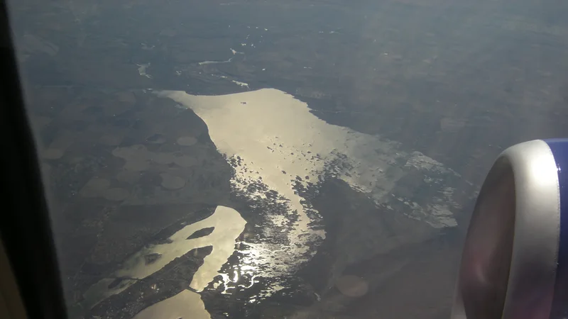 Aerial view of Moses Lake & Potholes Reservoir, Washington 01.jpg