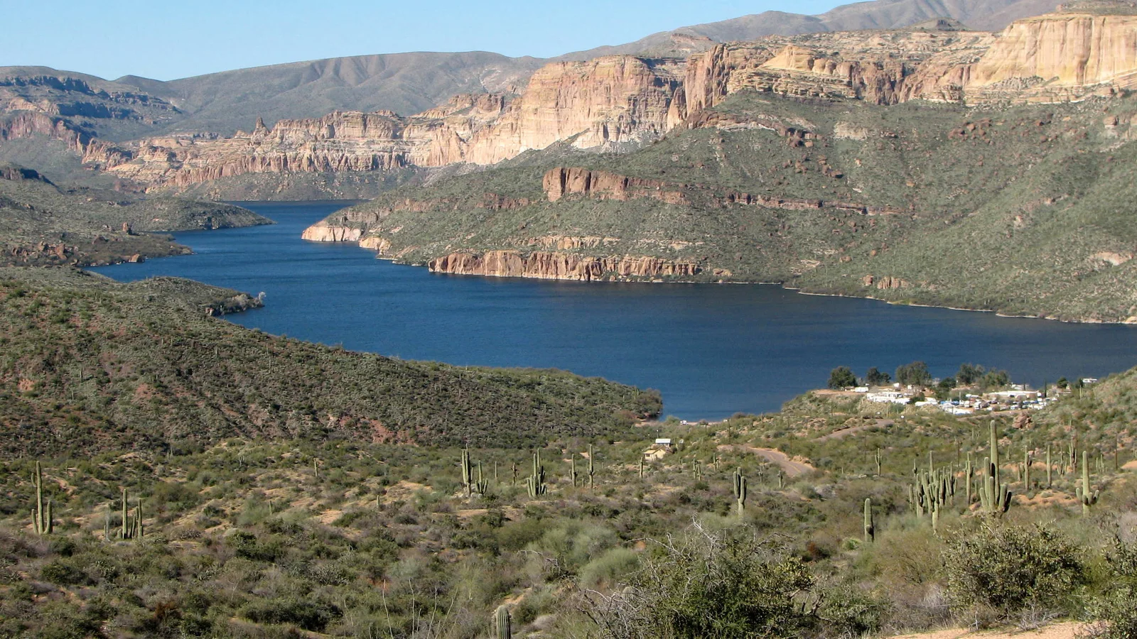 Apache Lake 01.jpg