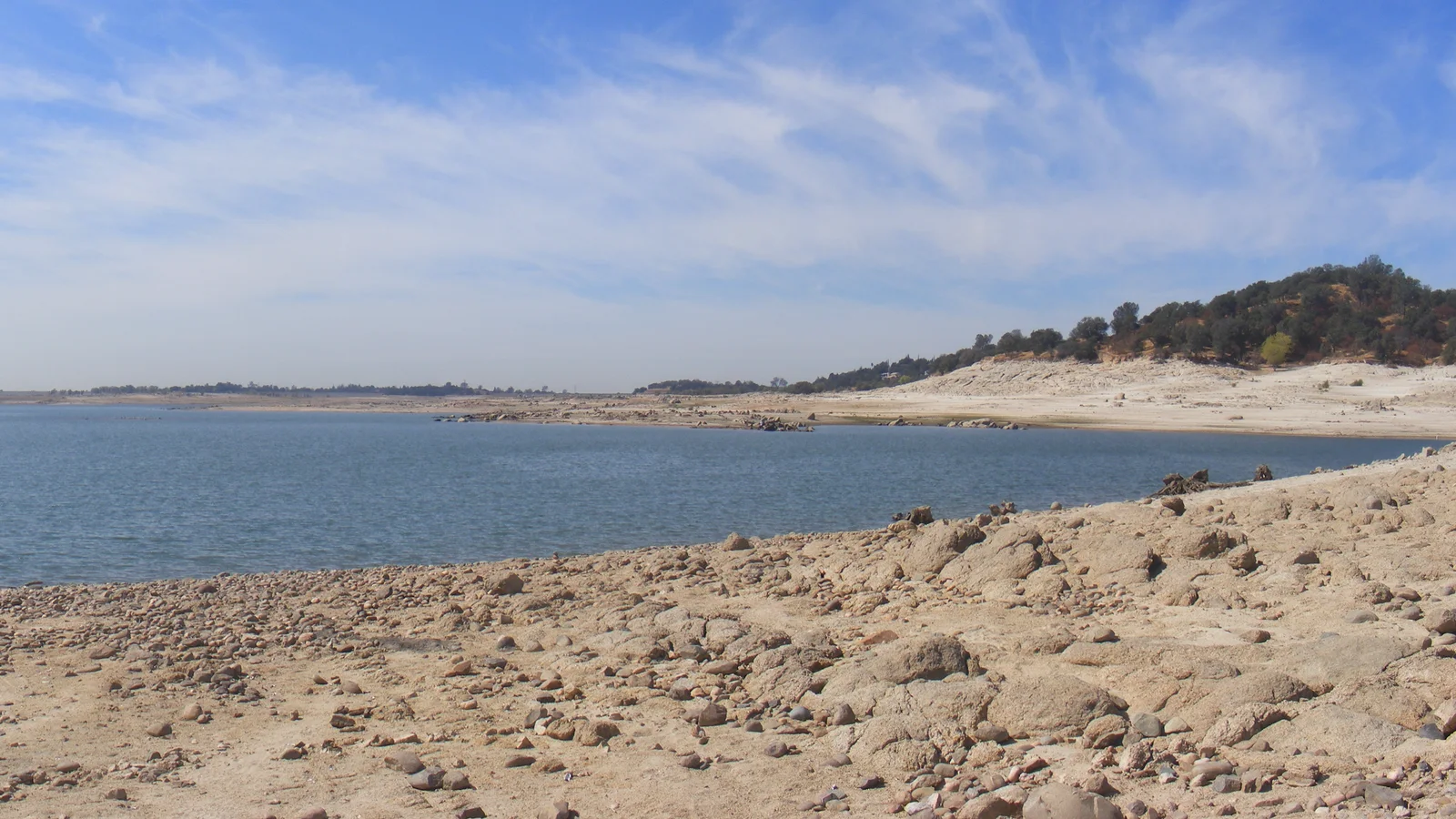 Lakefolsom-pan.png