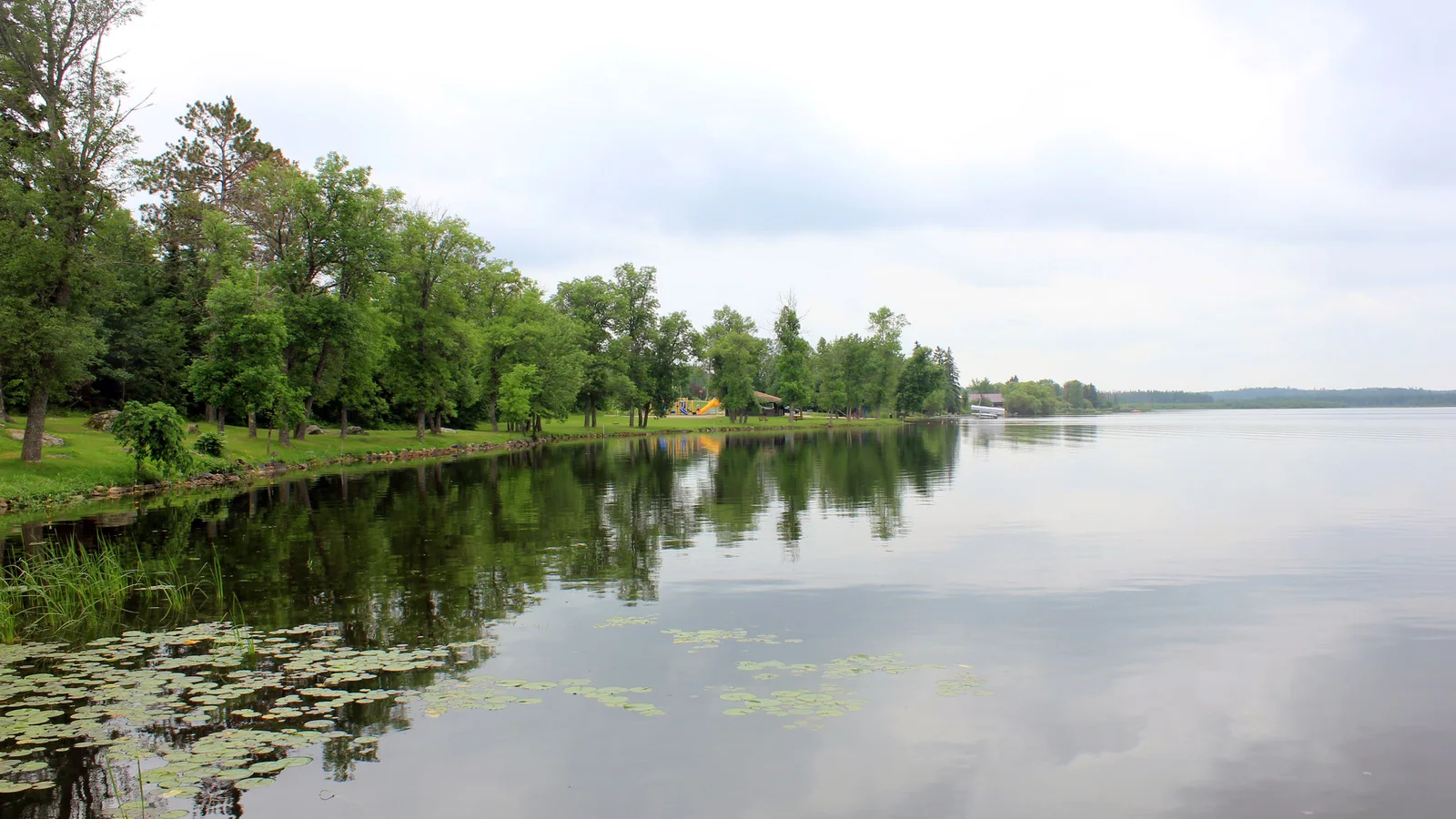 Gfp-minnesota-voyaguers-national-park-shoreline-of-pelican-lake.jpg
