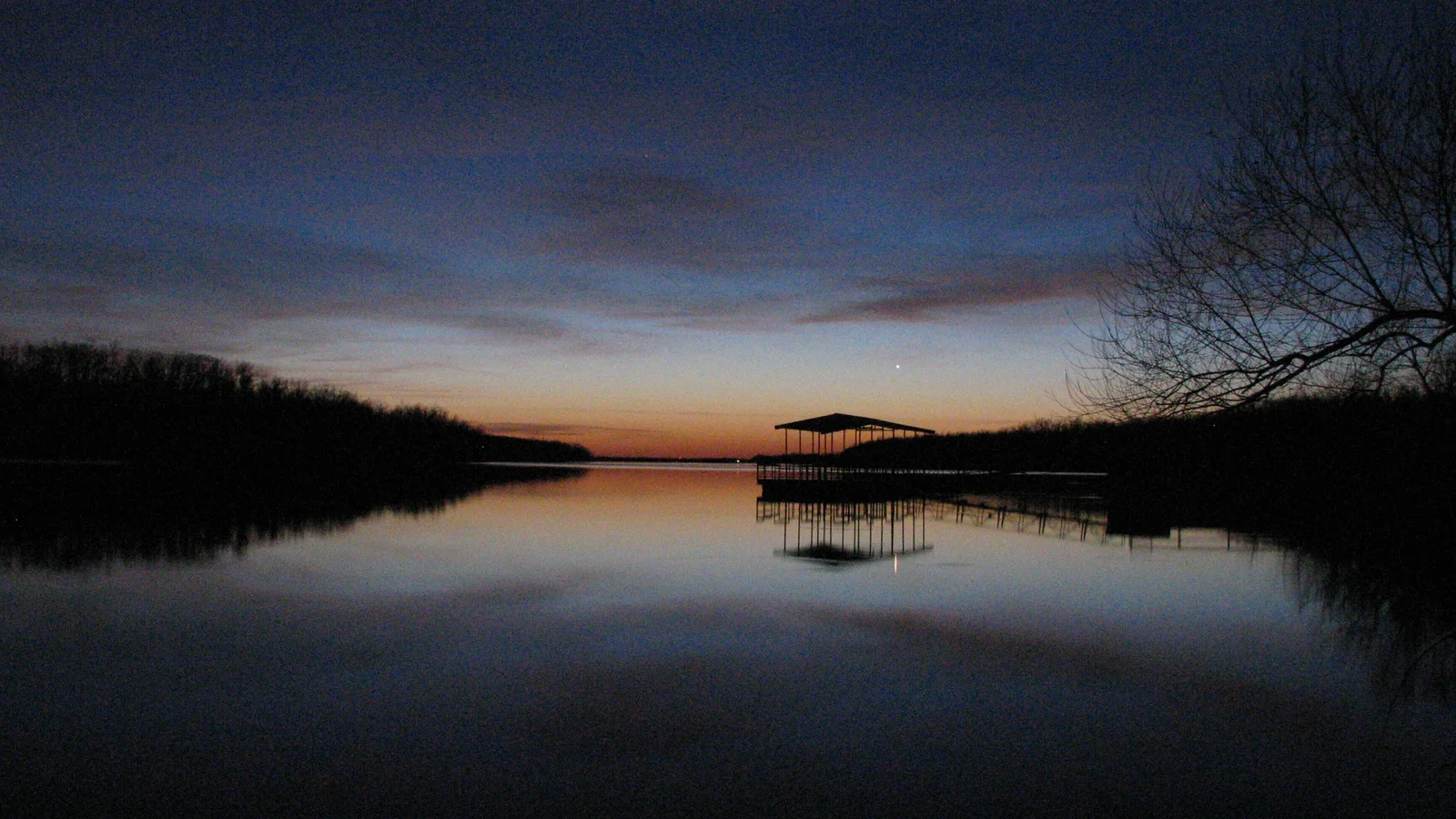 Lake at dusk - 1.jpg