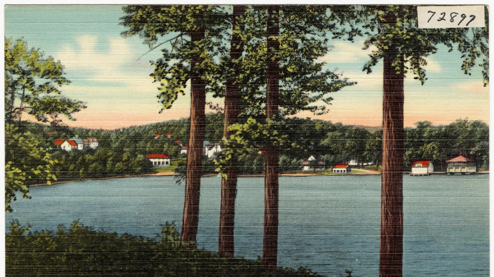 Georges' Mills Coves and part of the village, Lake Sunapee, N.H (72897).jpg