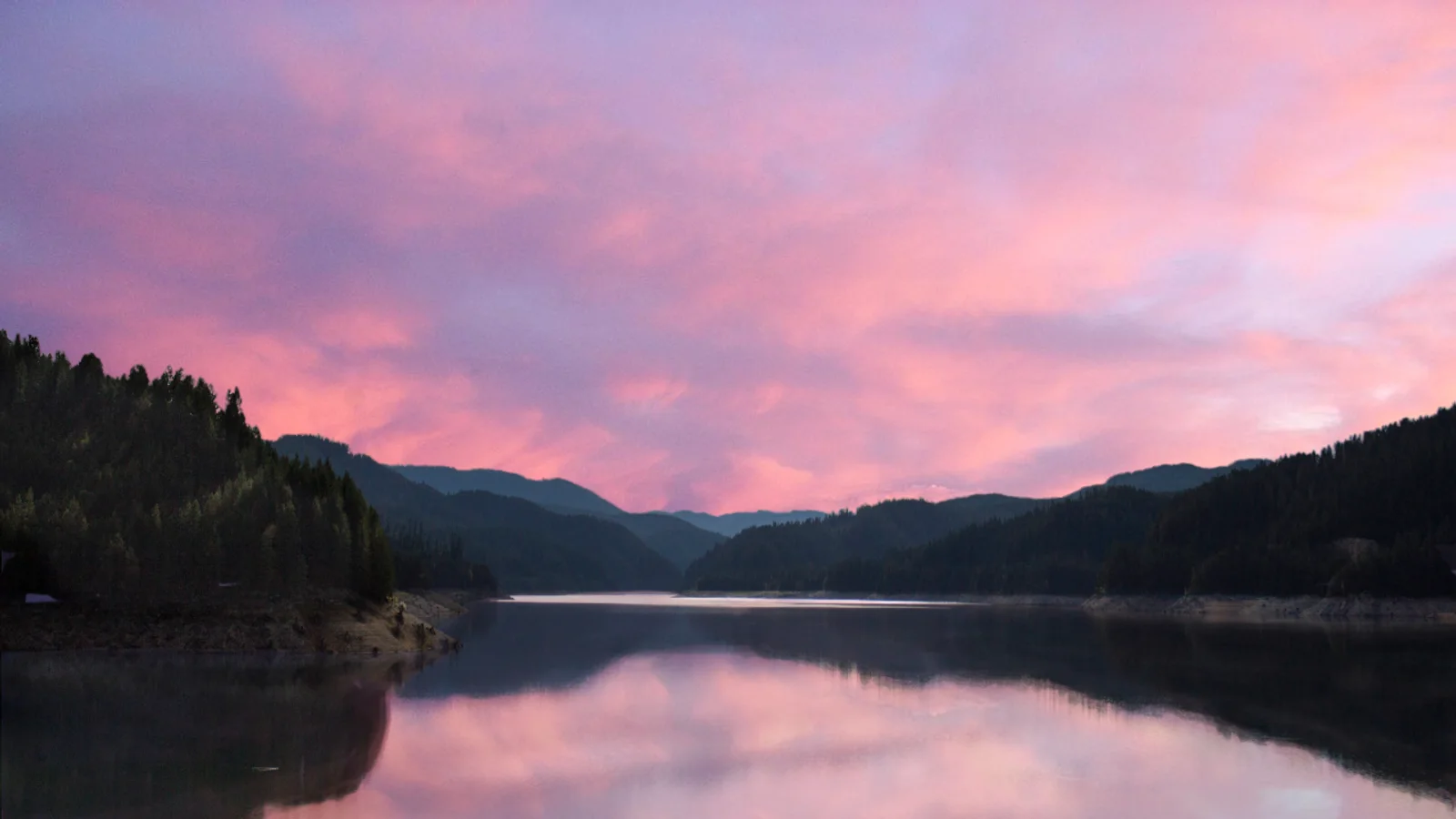 Hills Creek Lake at sunset, OR - Flickr - Bonnie Moreland (free images).jpg