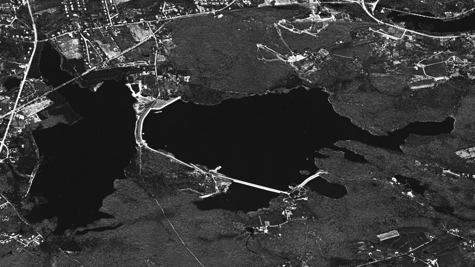 Diamond Hill Reservoir 1974 D3C1208-200302A010.jpg