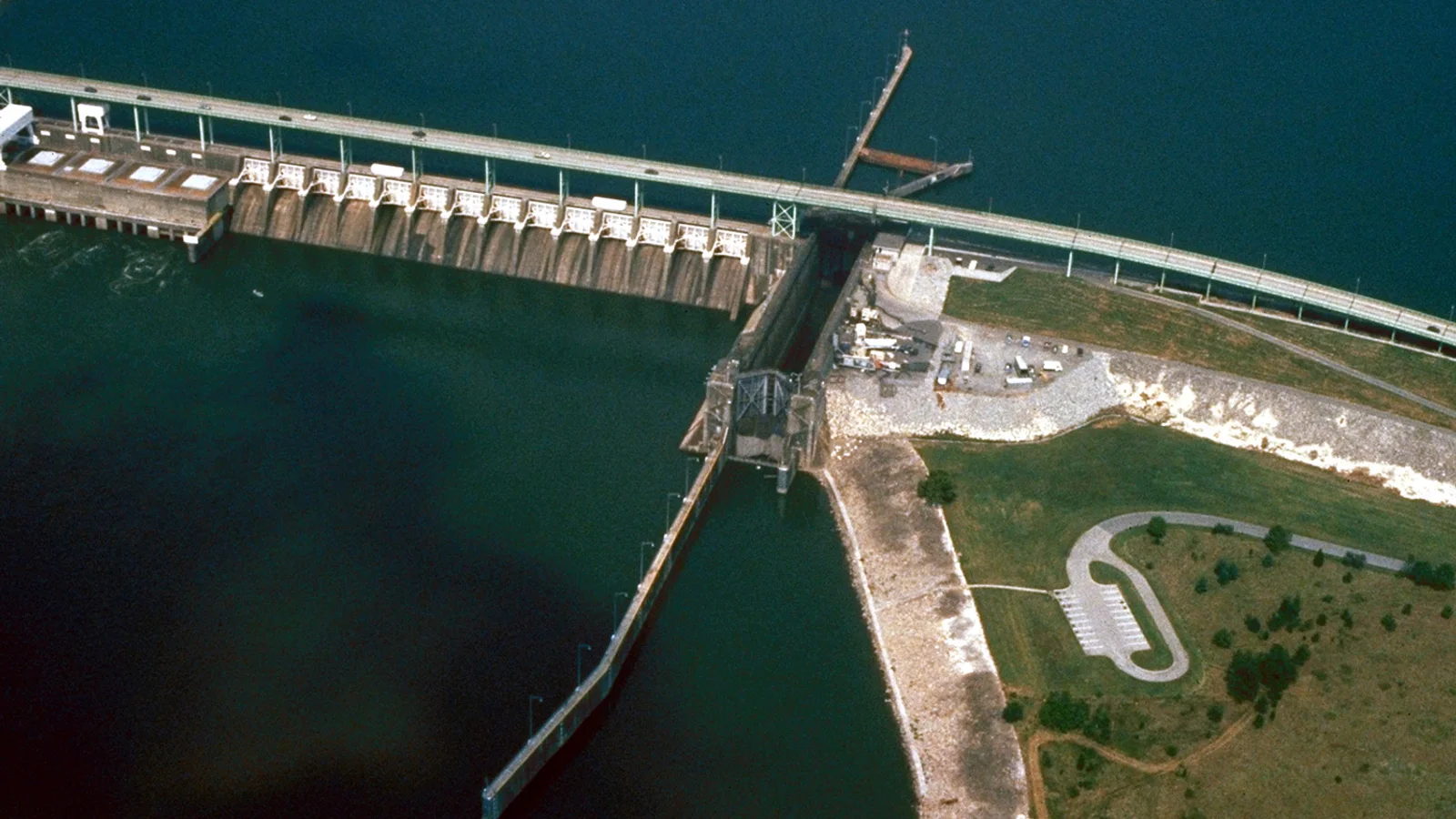 USACE Fort Loudoun Lock and Dam.jpg