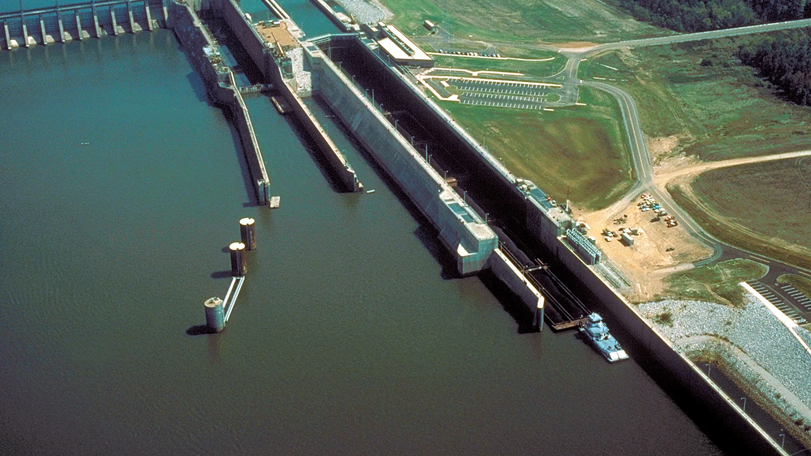 USACE Watts Bar Lock and Dam.jpg