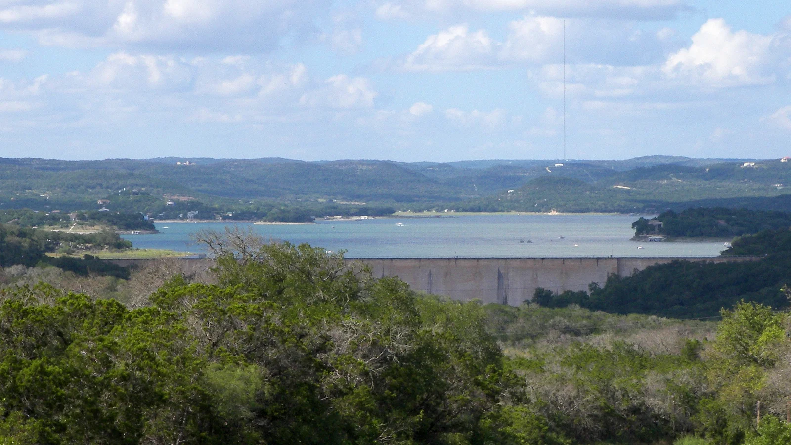 Medina lake 2010.jpg
