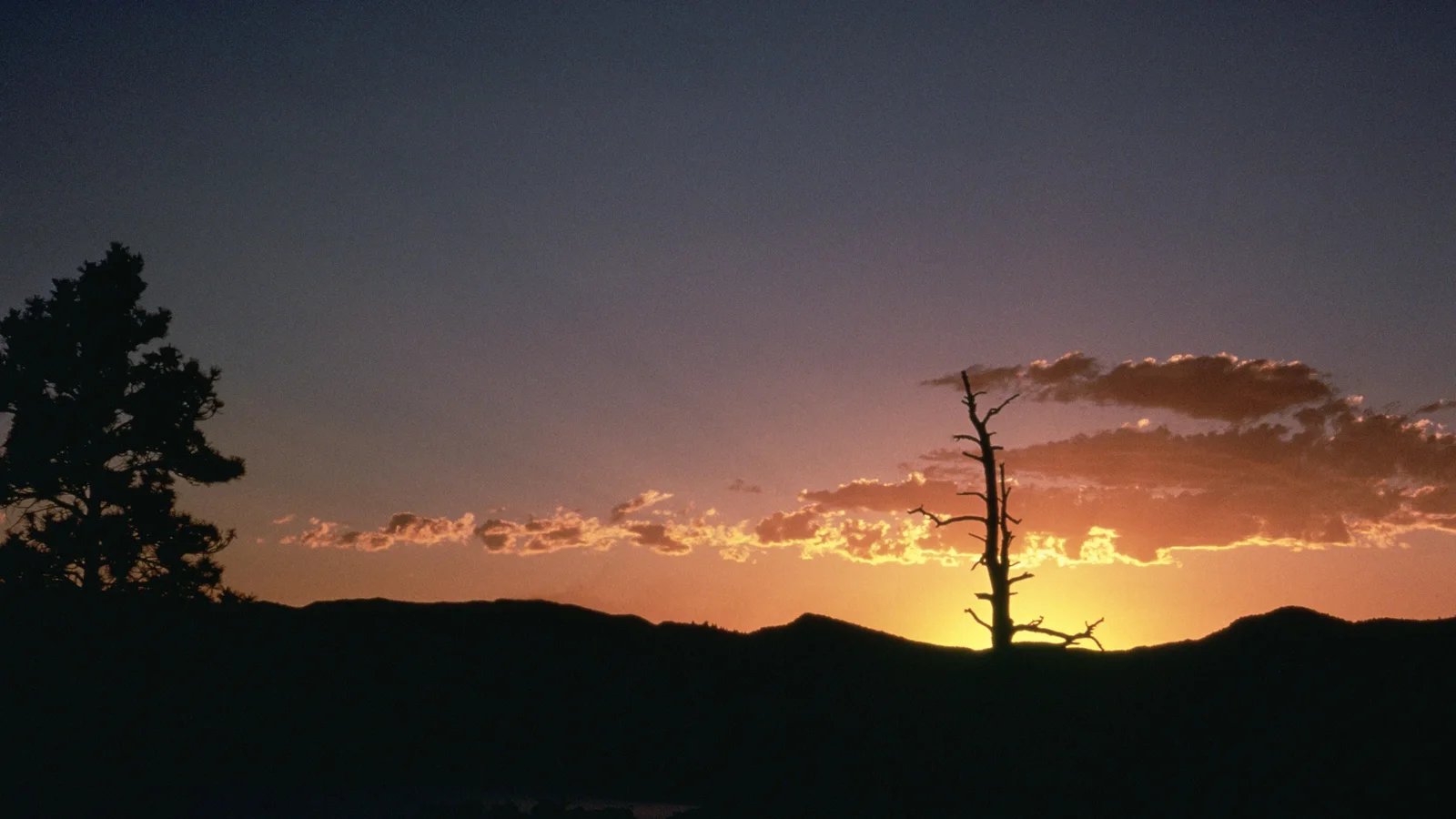 Sunset at flaming gorge in Utah.jpg