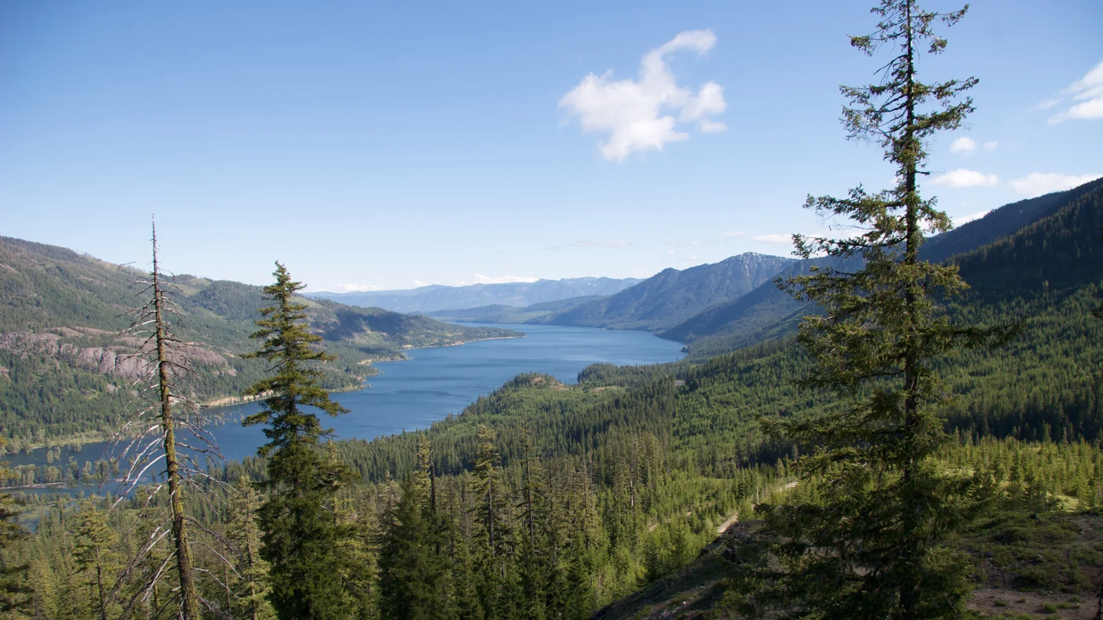 Lake Cle Elum - panoramio.jpg