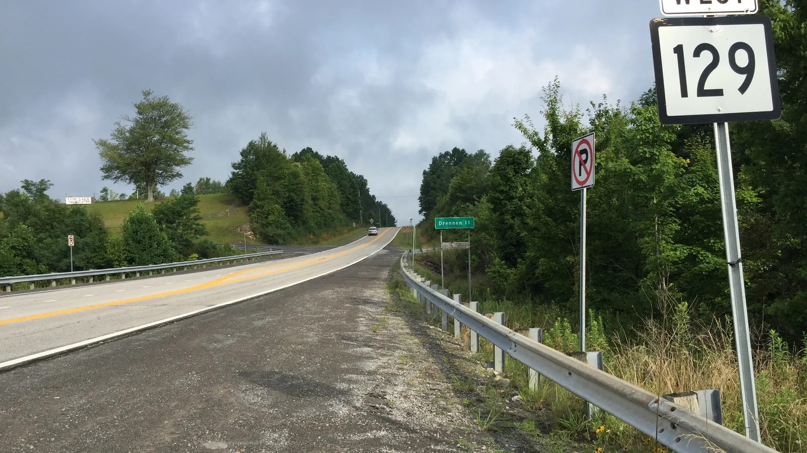 2017-07-24 08 54 09 View west along West Virginia State Route 129 (Summersville Lake Road) at U.S. Route 19 in Mount Nebo, Nicholas County, West Virginia.jpg