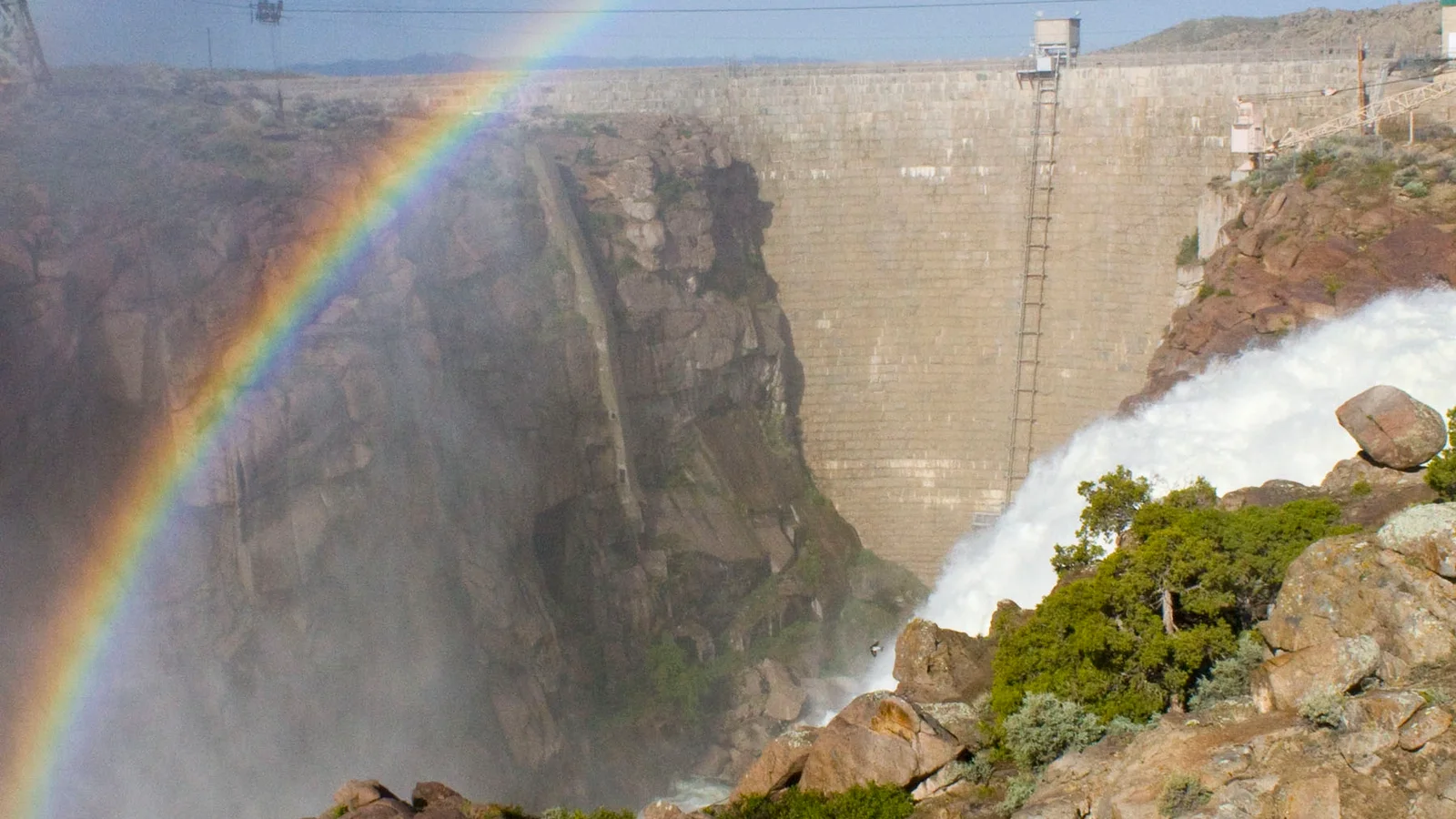 Pathfinderdamrainbow.JPG